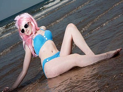 Η ξαδέλφη της πριγκίπισσας είναι… στρίπερ!